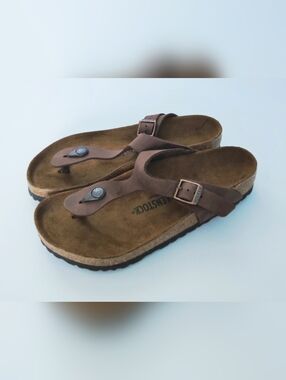 NWOT. Birkenstock Women's Brown Thong Sandals. Size 39 EU. 8-8.5 US.